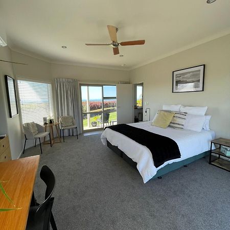 Views To Unwind - Self Contained Unit W/King Bed Hotel Ruakaka Exterior photo