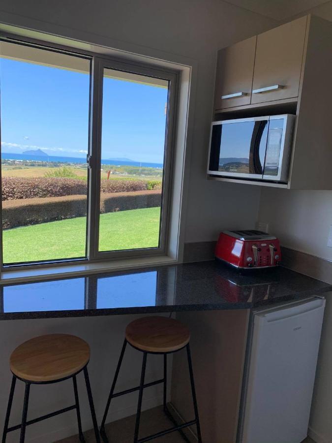 Views To Unwind - Self Contained Unit W/King Bed Hotel Ruakaka Exterior photo