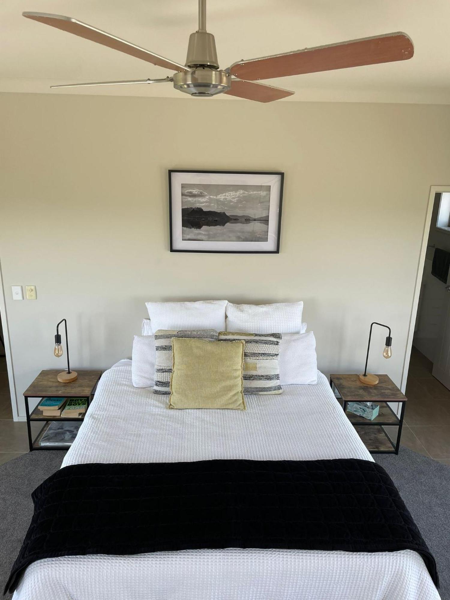 Views To Unwind - Self Contained Unit W/King Bed Hotel Ruakaka Exterior photo